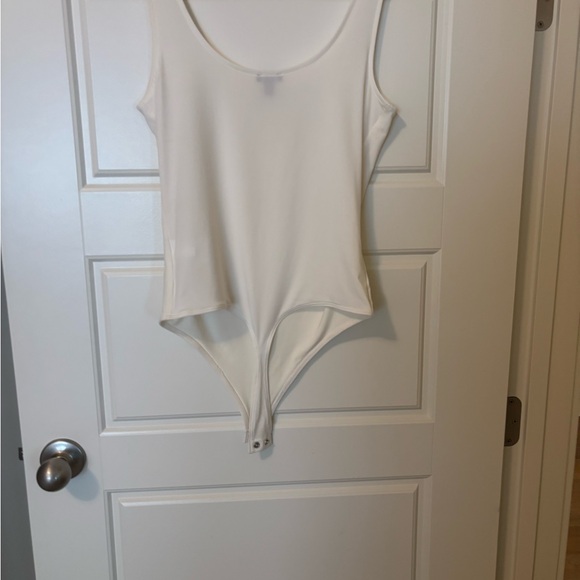 NWOT Express Cream Bodysuit - Picture 4 of 5